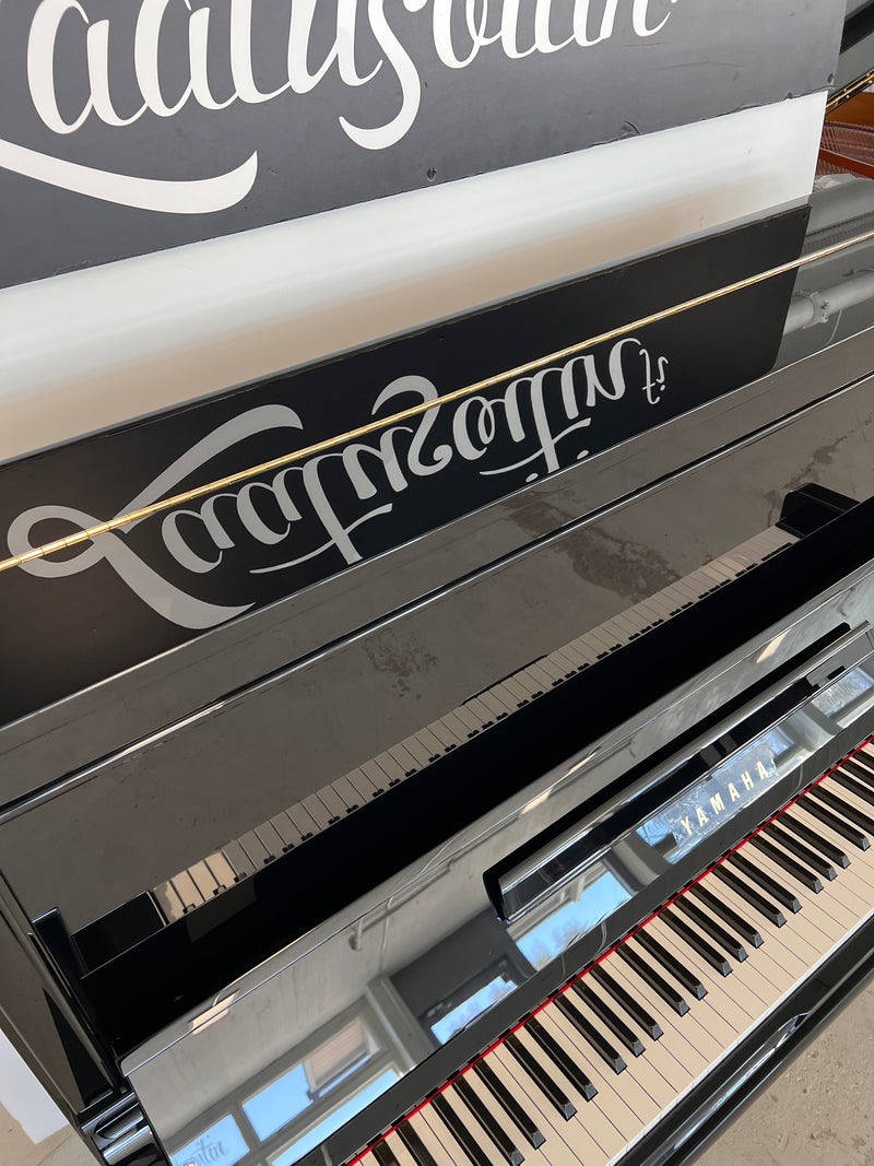 Yamaha U30A