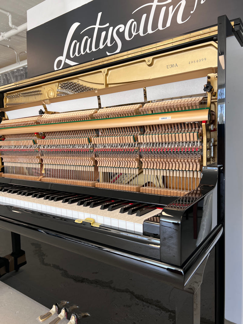 Yamaha U30A